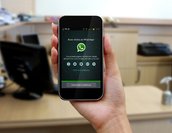 Você está visualizando atualmente Uso do Whatsapp no trabalho pode dar demissão; veja regras e riscos