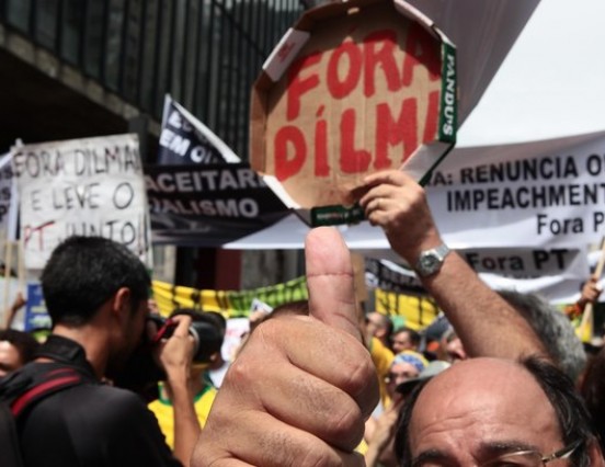 Você está visualizando atualmente Protesto pelo impeachment de Dilma ocorrerá em 272 cidades, segundo organizador