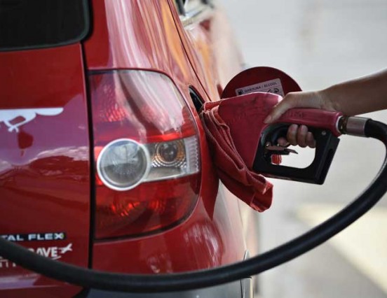 Você está visualizando atualmente Com aumento de contribuição, gasolina deve passar de R$ 3,55 para R$ 4,05