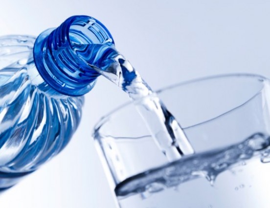 Você está visualizando atualmente Beber meio litro de água 30 minutos antes de comer ajuda a emagrecer