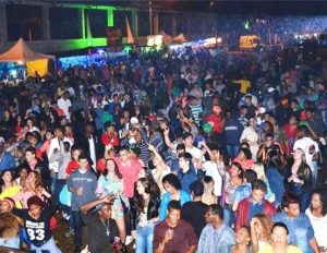 Leia mais sobre o artigo Shows fazem a festa do povo na Expo-Macuco