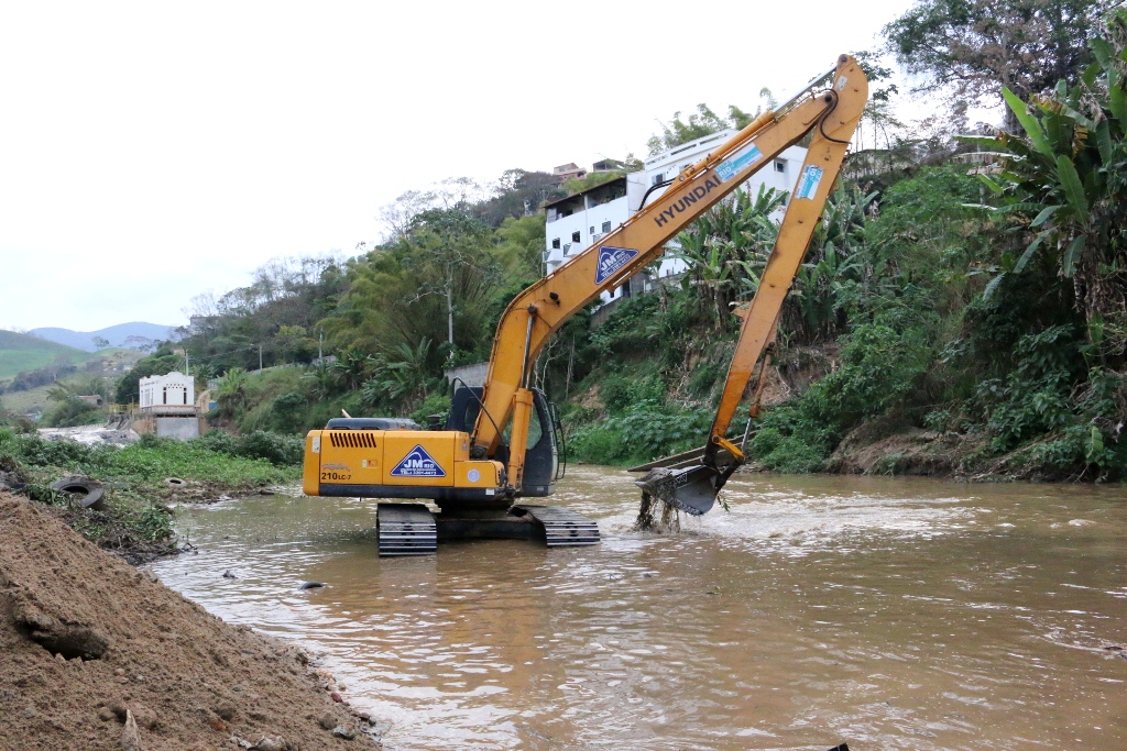 Você está visualizando atualmente Programa Limpa Rio realiza obra de combate às enchentes no município de Bom Jardim
