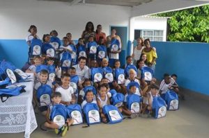 Leia mais sobre o artigo Prefeitura Municipal do Carmo e secretária de educação fazem entrega kit escolar