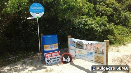 Você está visualizando atualmente Praias de Cabo Frio recebem placas educativas com bobinas de sacolas plásticas