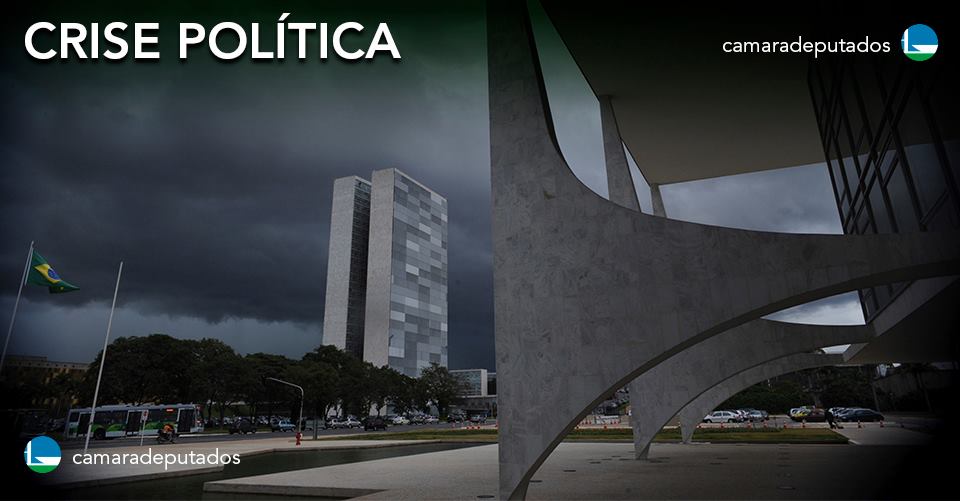 Você está visualizando atualmente Gravação de telefonema entre Lula e Dilma repercute entre deputados