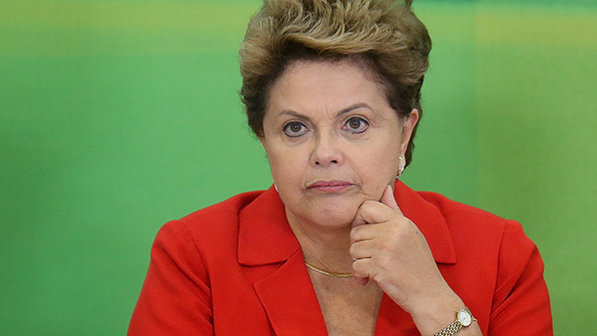 Você está visualizando atualmente Dilma é notificada sobre eleição da comissão do impeachment