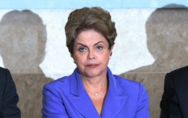 Você está visualizando atualmente Ministros do STF começam a questionar a presidente Dilma