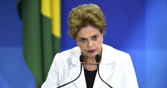 Você está visualizando atualmente Justiça rejeita ação para barrar pronunciamento de Dilma
