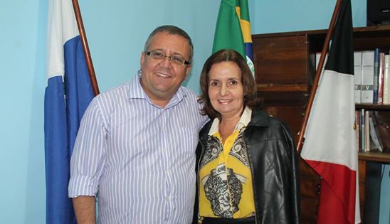 Você está visualizando atualmente Deputada Martha Rocha é recebida pelo prefeito de Macuco