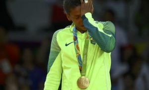 Leia mais sobre o artigo Judoca Rafaela Silva dá primeira medalha de ouro ao Brasil