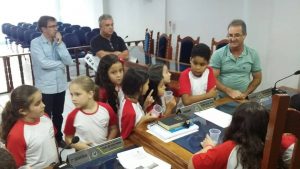 Leia mais sobre o artigo Alunos cantagalenses visitam a Câmara Municipal