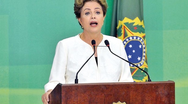 Você está visualizando atualmente Impeachment é ‘maior das brutalidades’, afirma Dilma