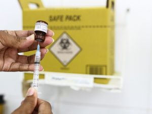 Leia mais sobre o artigo Estoque de vacina da febre amarela no Rio termina esta semana, diz secretário