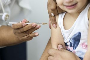 Leia mais sobre o artigo RJ alcança meta de vacinação contra a poliomielite e  sarampo