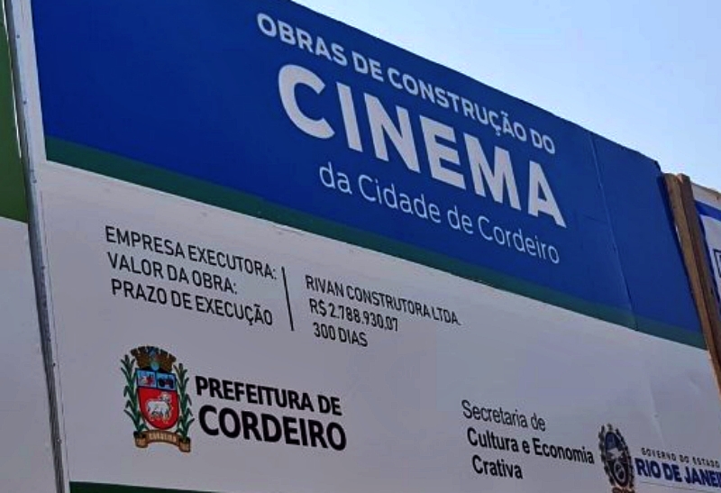 Você está visualizando atualmente O governador Cláudio Castro informou sobre o andamento das obras do prédio do novo cinema em Cordeiro