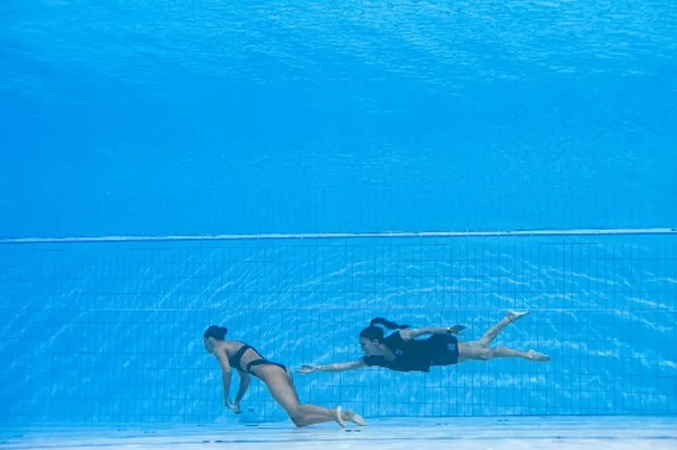 Você está visualizando atualmente Americana é retirada de maca de piscina após final do nado artístico do Mundial
