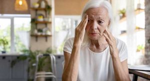 Leia mais sobre o artigo Alzheimer: conhecer os fatores de risco ajuda a perceber os primeiros sinais da doença